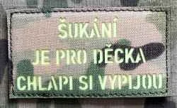 Action LaserCut Patch - Šukání je pro děcka, chlapi si vypijou - Medium - Multicam - nášivka