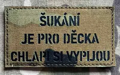 Action LaserCut Patch - Šukání je pro děcka, chlapi si vypijou - Medium - vz.95 - nášivka