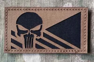 Action LaserCut Patch - Czech Flag - Punisher - Reversed - Medium - Coyote Brown - nášivka
