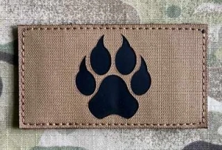 Action LaserCut Patch - Dog Paw Flag - Medium - Coyote Brown - nášivka