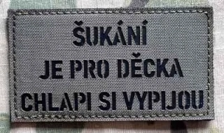 Action LaserCut Patch - Šukání je pro děcka, chlapi si vypijou - Medium - Ranger Green - nášivka